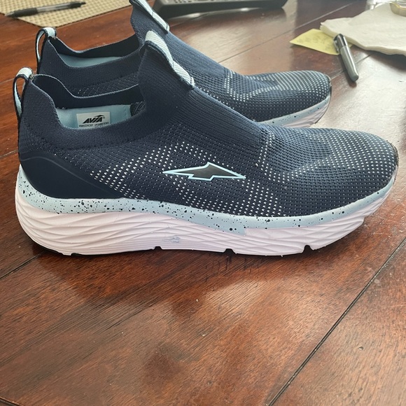 Michael Kors.  Size 6 worn once no damage - Picture 12 of 13